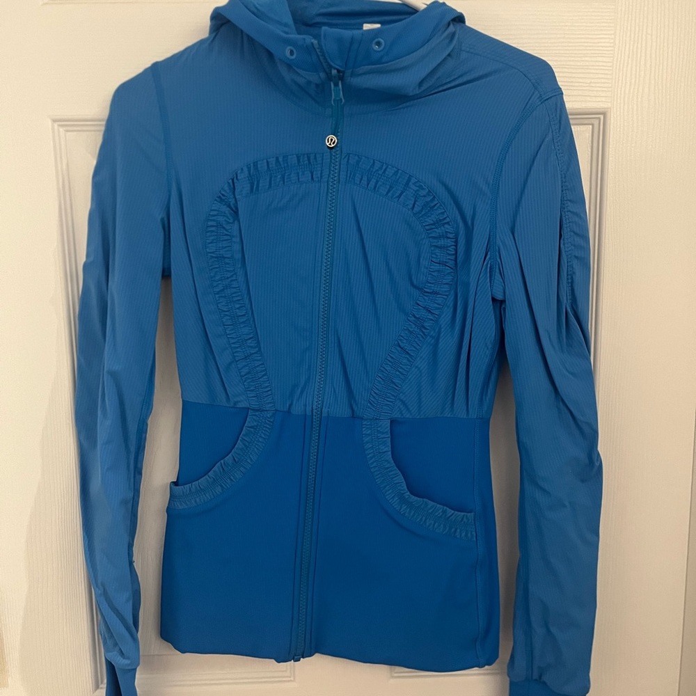 Lululemon size 6 zip up jacket